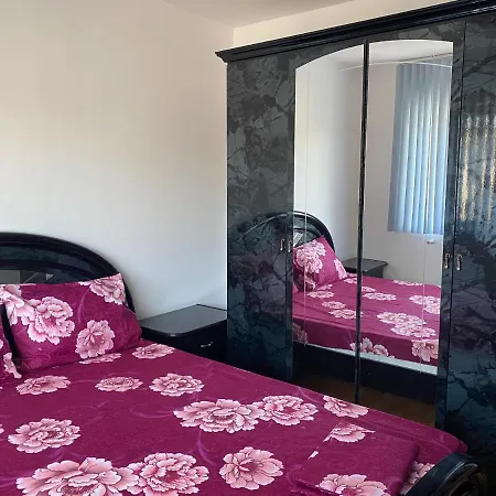 Aparthotel Apartament Rozelor Elena